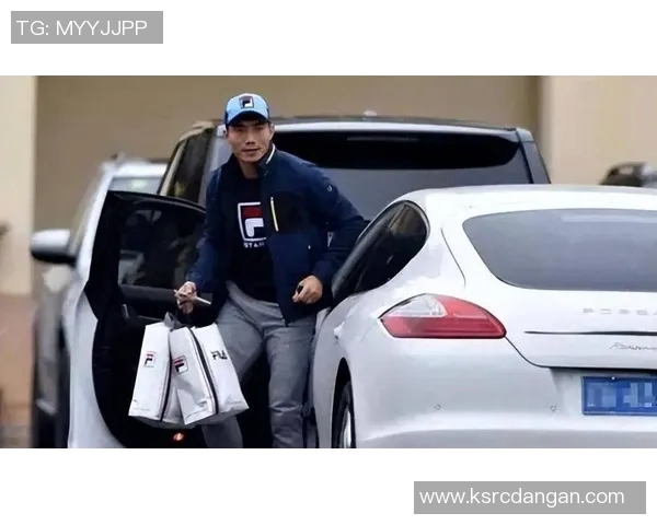 足球明星们的豪车选择揭秘他们的驾驶品味与个性风格