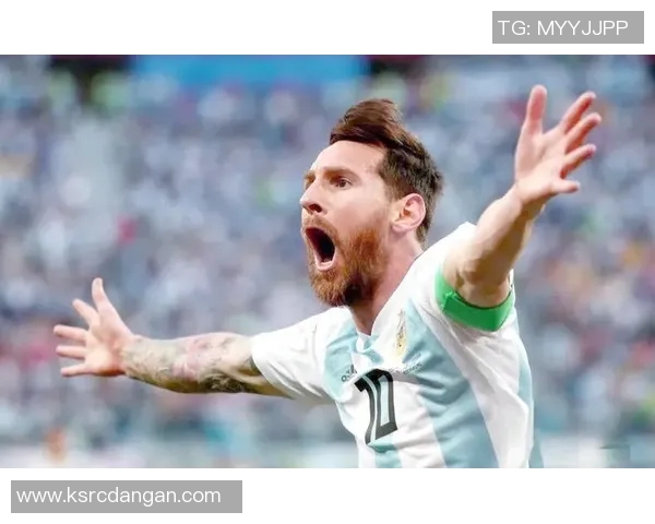 足球明星化身路人街头踢球引发热议展现真实球技与人性魅力 足球明星化身路人街头踢球引发热议展现真实球技与人性魅力