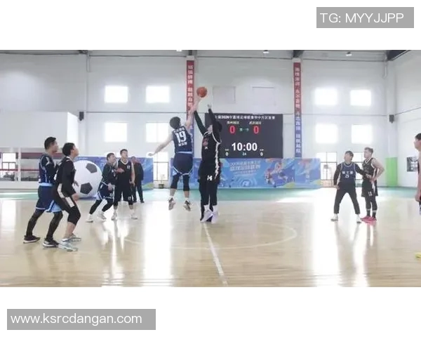 篮球与足球明星精彩互动串场视频带你领略运动魅力与激情碰撞的瞬间 篮球与足球明星精彩互动串场视频带你领略运动魅力与激情碰撞的瞬间